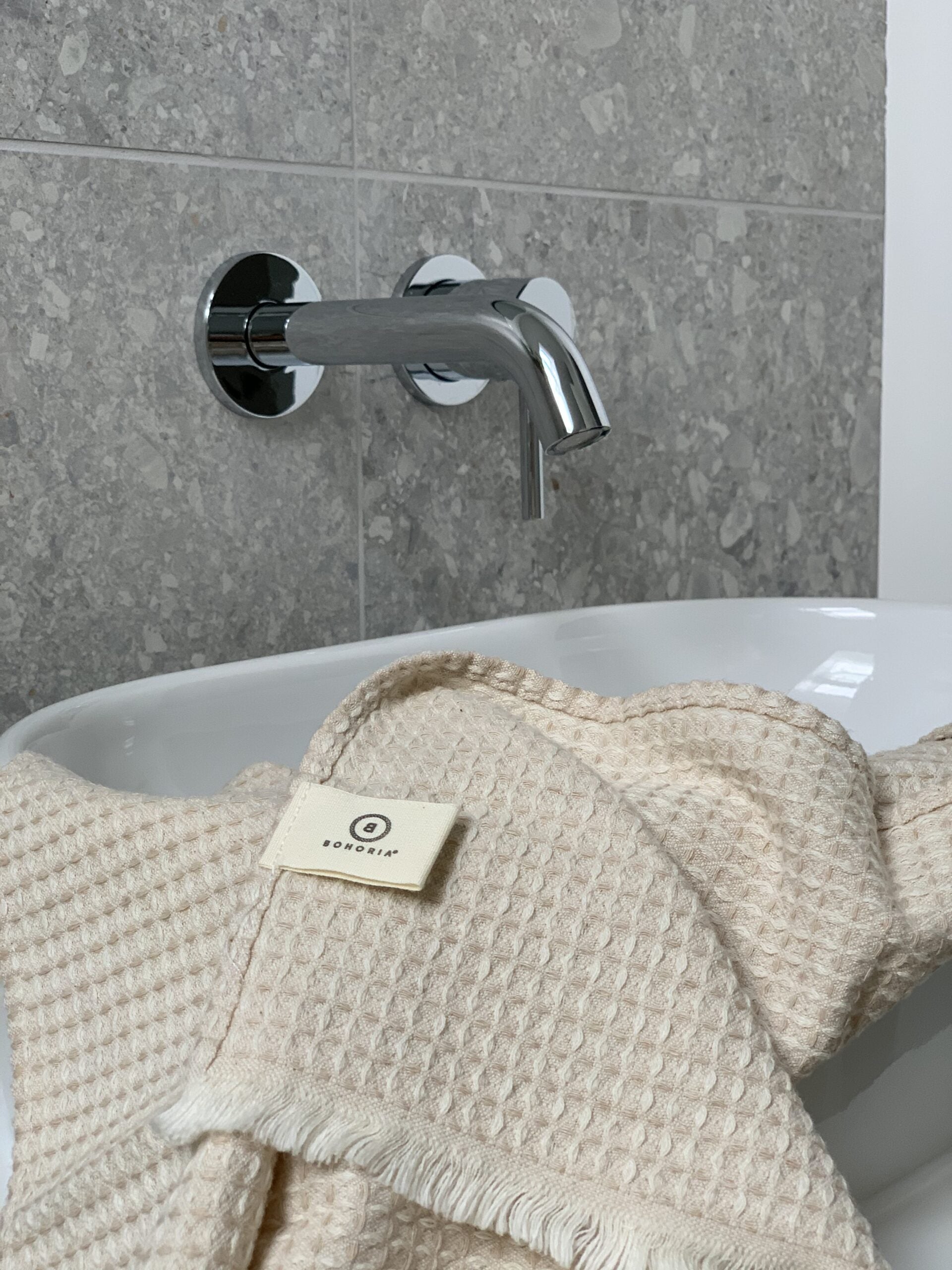BOHORIA® Premium Waffel Handtuch Set bestehend aus Badehandtuch, Handtuch und Gästehandtuch (Sepia)